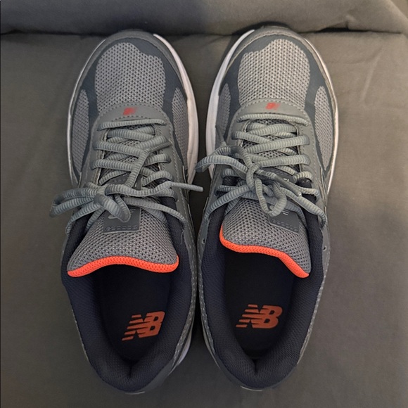 New Balance 1540 v3 Women’s 7 Men’s 5.5
